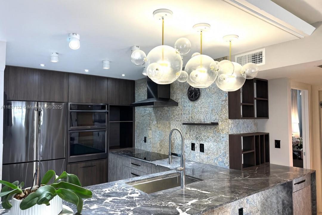 20379 W Country Club Dr 2333, Aventura, 佛羅里達州 33180, 美國