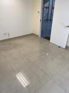 5930 NW 99th Ave 4, Doral, Florida 33178, USA