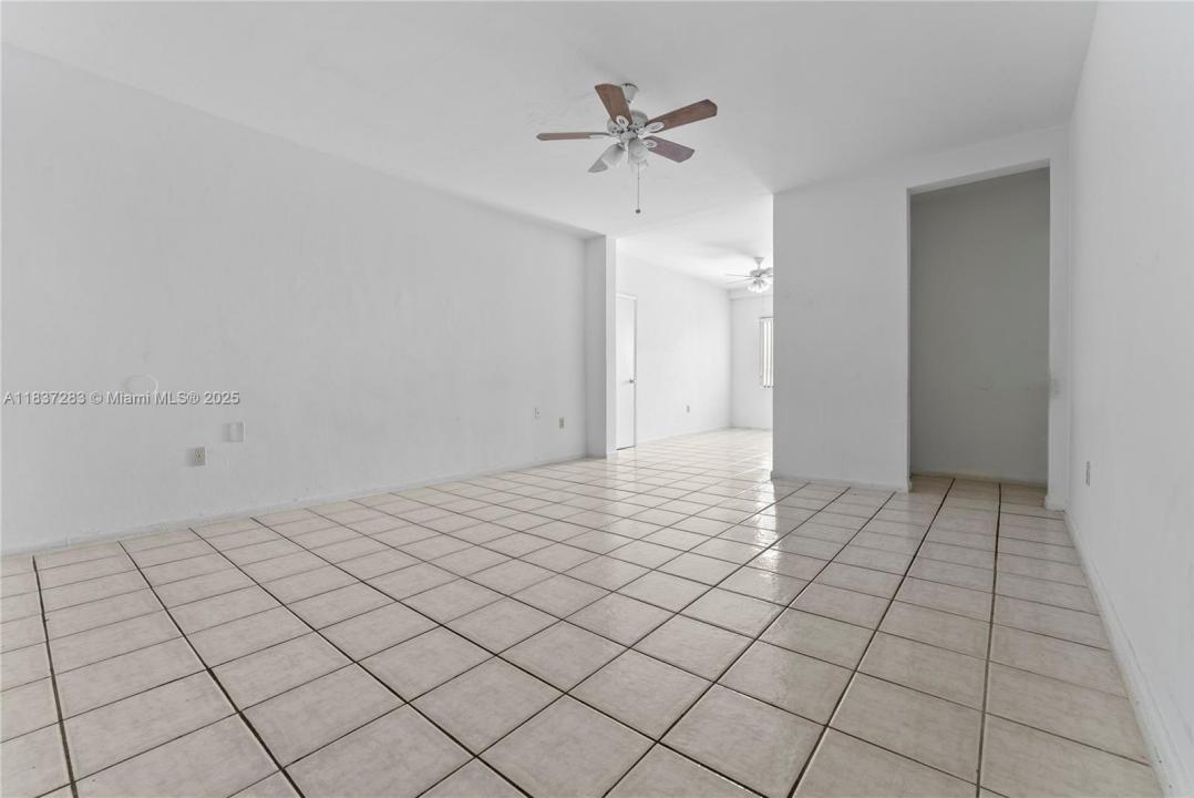 1165 Marseille Dr 33, Miami Beach, Florida 33141, Stati Uniti