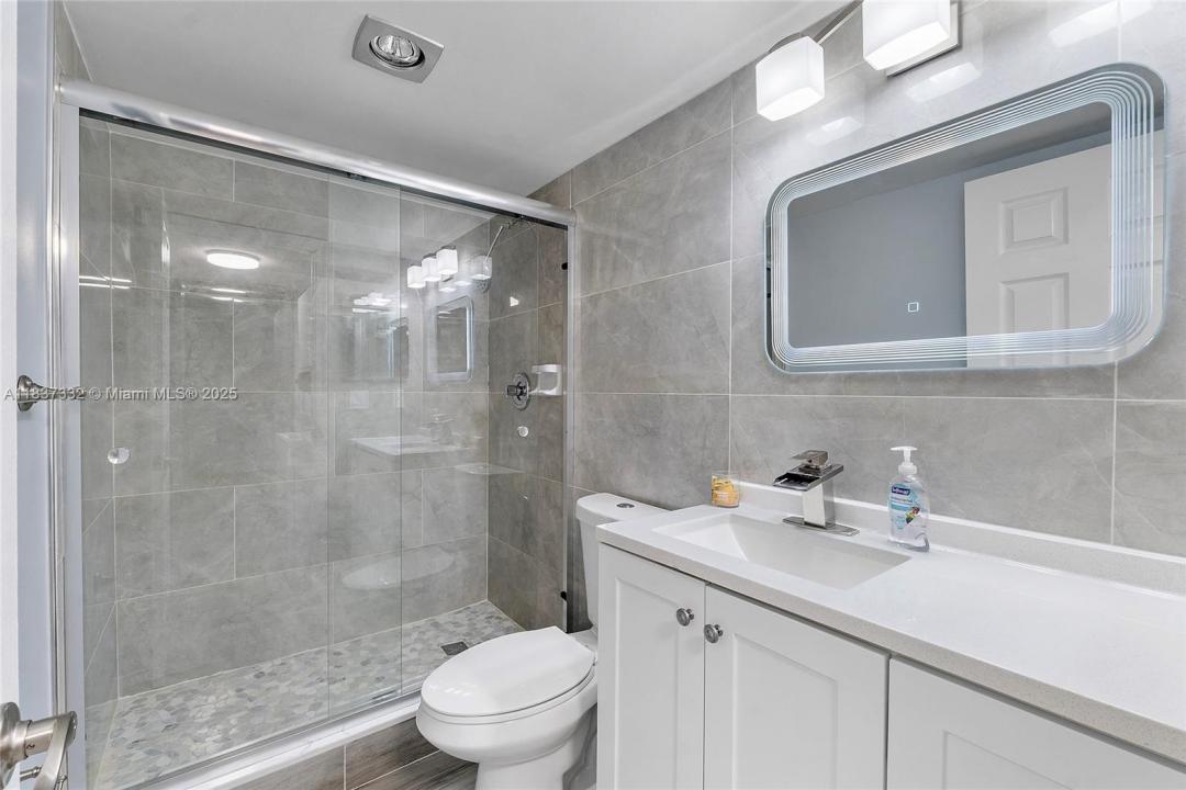 8821 NW 38th Dr 103A, Coral Springs, Florida 33065, Stati Uniti
