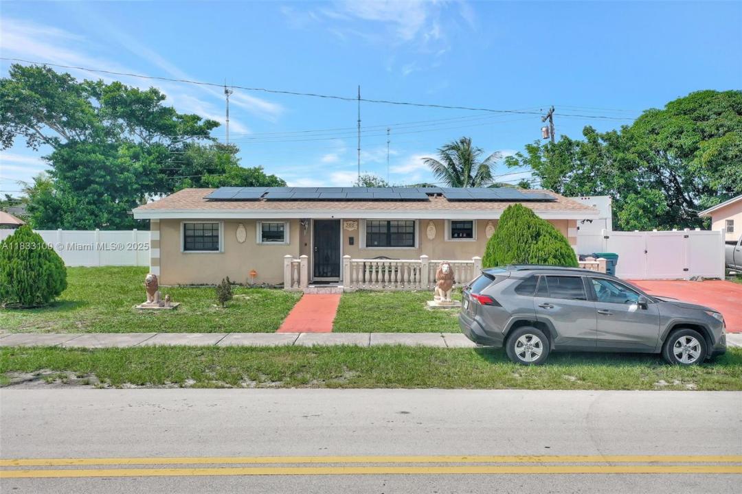 365 NW 198th St, Miami Gardens, פלורידה 33169, ארצות הברית של אמריקה
