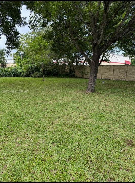 2622 NW 47th St, Miami, Floryda 33142, USA
