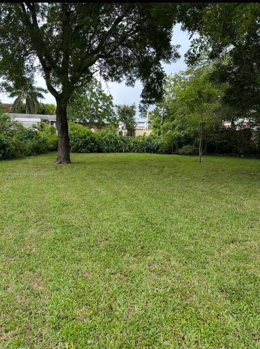 2622 NW 47th St, Miami, Floryda 33142, USA