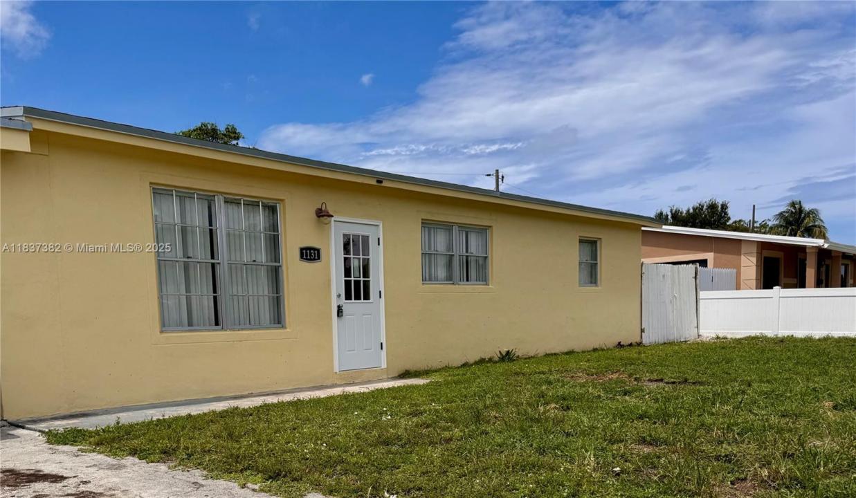 1131 NE 211th Ter 1131, Miami, Florida 33179, Stati Uniti