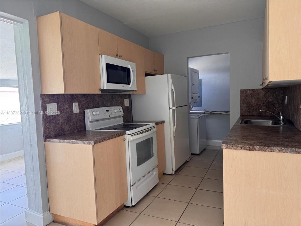 1131 NE 211th Ter 1131, Miami, Florida 33179, Stati Uniti