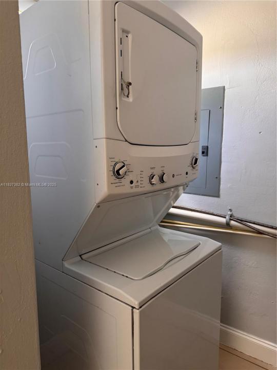 1131 NE 211th Ter 1131, Miami, Florida 33179, Stati Uniti