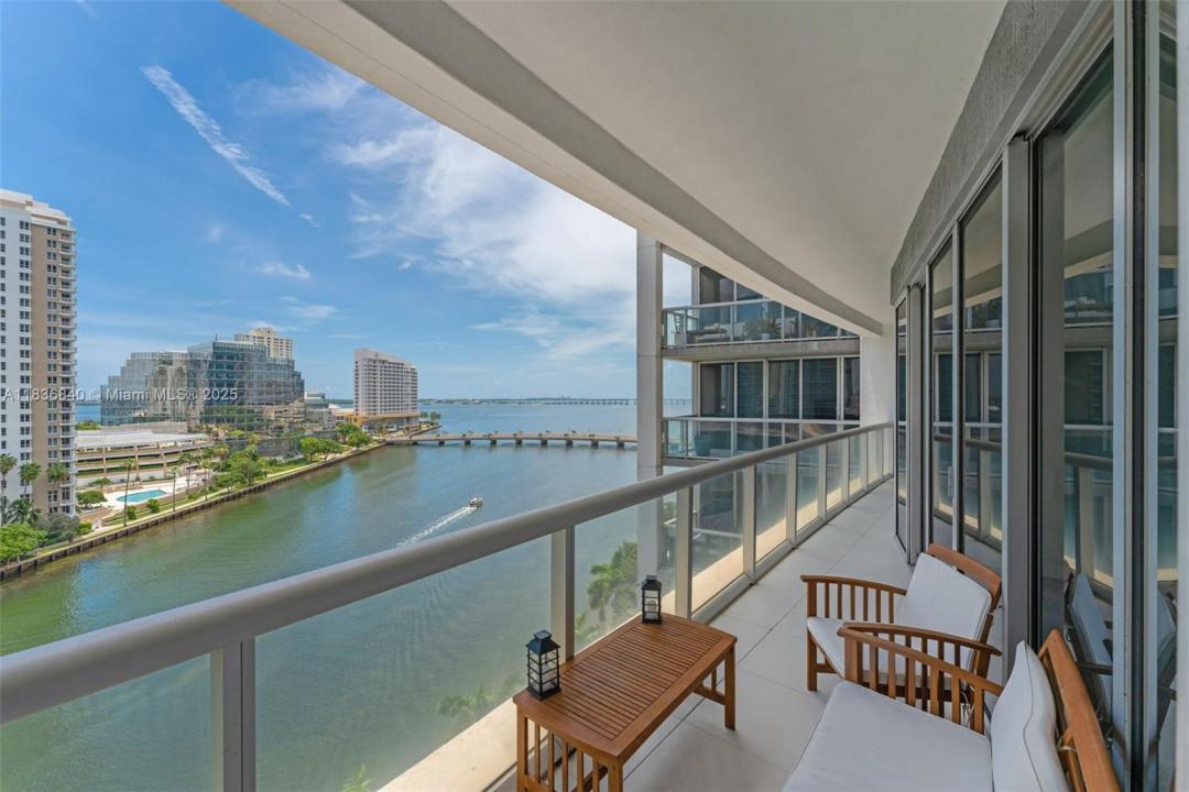 495 Brickell Ave BAY1007, Miami, フロリダ 33131, アメリカ合衆国