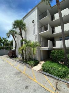 6900 N Kendall Dr A102, Pinecrest, Florida 33156, USA