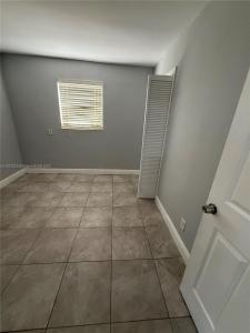 4680 SW 33rd Ave 4, Dania Beach, Florida 33312, USA