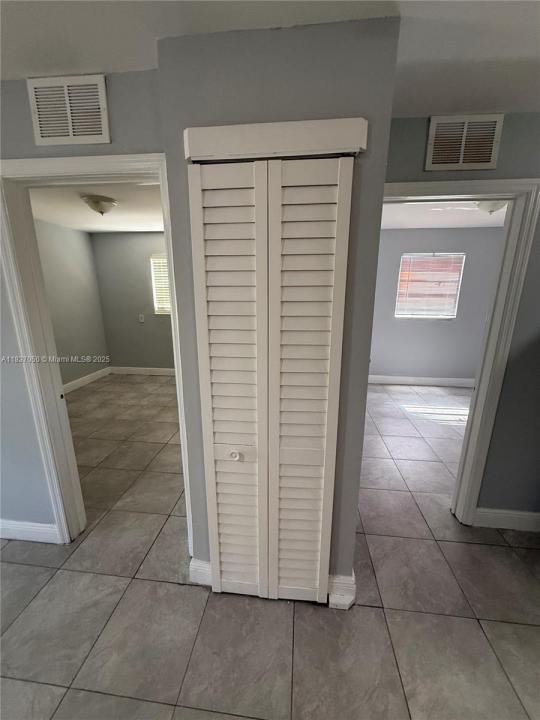 4680 SW 33rd Ave 4, Dania Beach, Florida 33312, Estados Unidos
