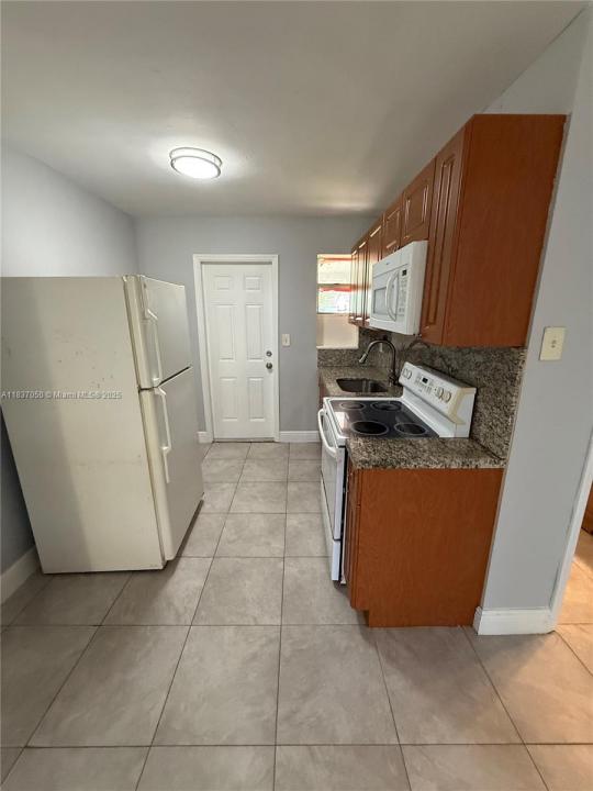4680 SW 33rd Ave 4, Dania Beach, Florida 33312, Estados Unidos