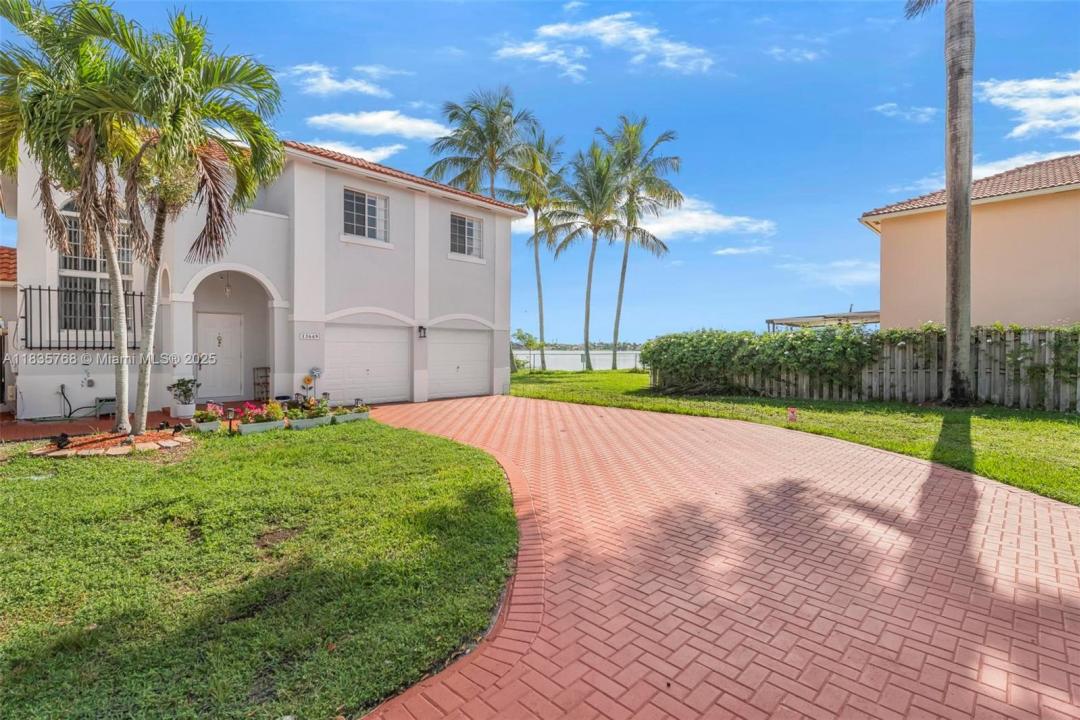 13649 SW 142nd Ter, Miami, 佛罗里达州 33186, 美国