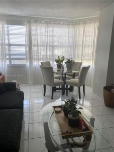 Hallandale Beach, Florida 33009, USA