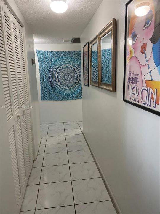 Hallandale Beach, Florida 33009, Stati Uniti