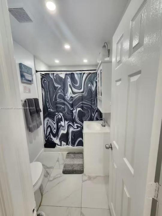 324 Van Buren St 1-4, Hollywood, Floride 33019, États-Unis