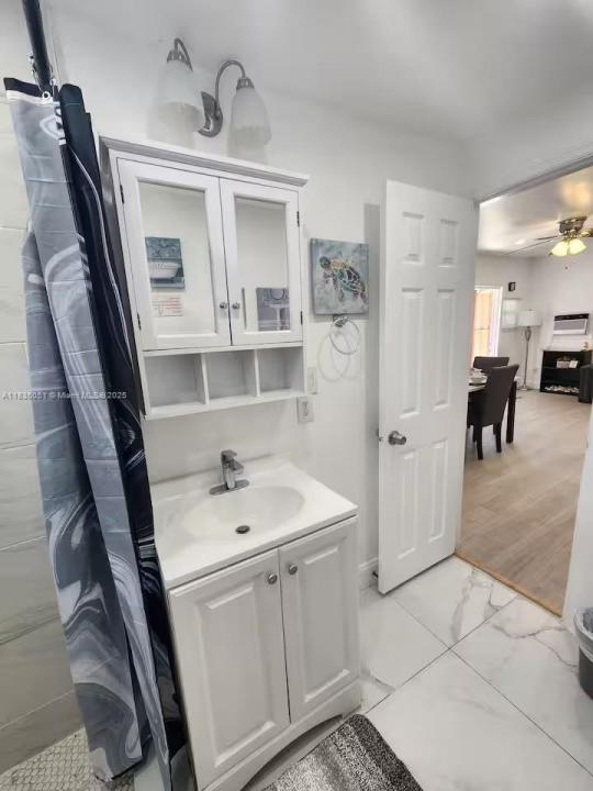 324 Van Buren St 1-4, Hollywood, Floride 33019, États-Unis