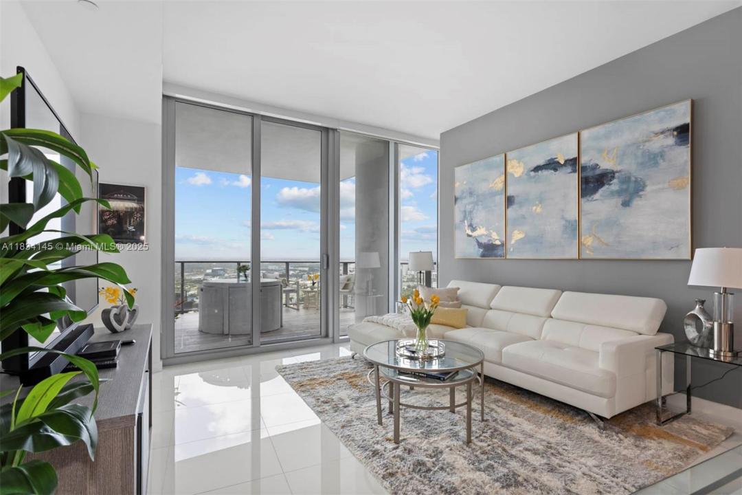 851 NE 1st Ave 3900, Miami, فلوريدا 33132, الولايات المتحدة