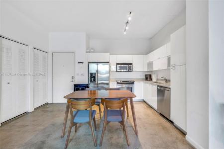 234 NE 3rd St 1108, Miami, Florida 33132, USA