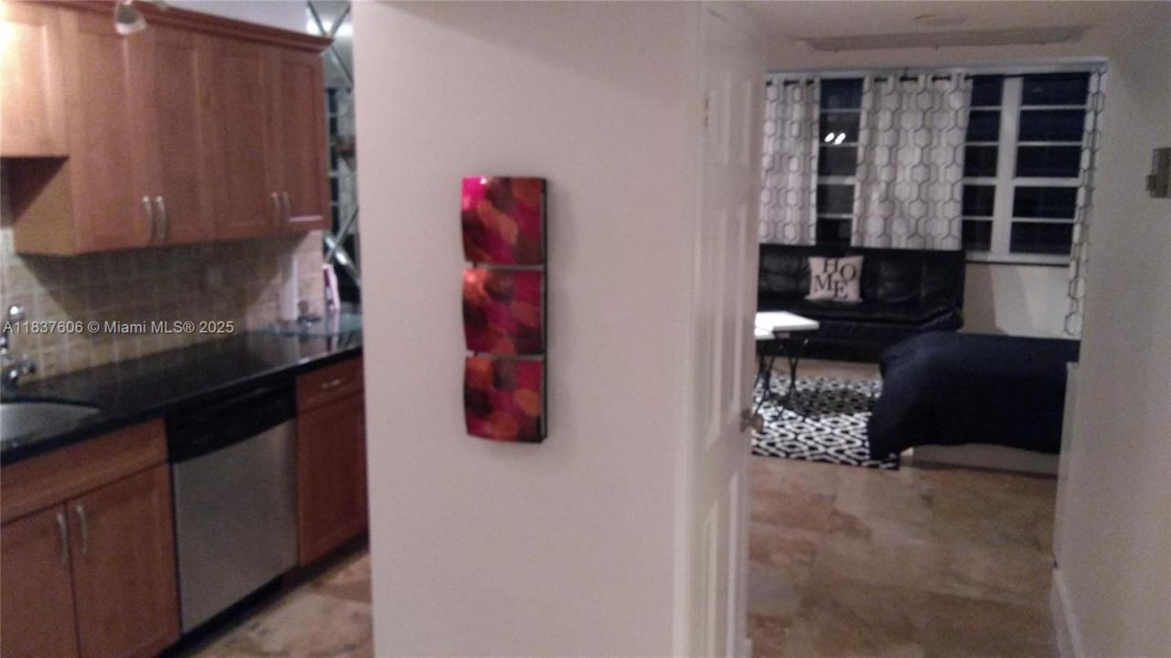 100 Lincoln Rd 1206, Miami Beach, Florida 33139, USA