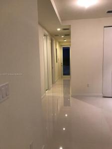 10220 NW 63rd Ter 102, Doral, Florida 33178, USA