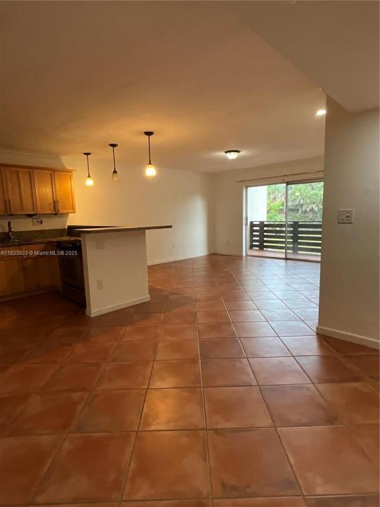 7487 SW 82nd St C201, Miami, Флорида 33143, Соединенные Штаты