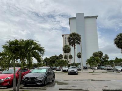 400 Kings Point Dr 623, Sunny Isles Beach, Florida 33160, USA