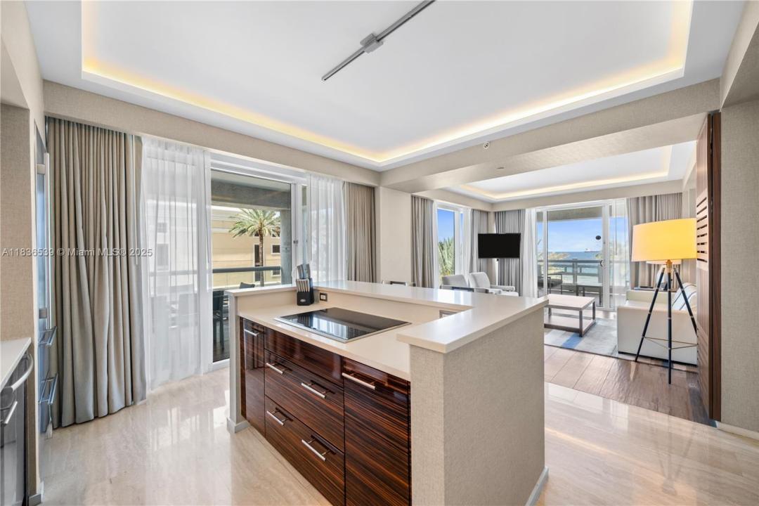 551 N Fort Lauderdale Beach Blvd R201, Fort Lauderdale, Florida 33304, Stati Uniti