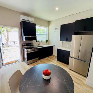 220 NW 126th St B, North Miami, Florida 33168, USA