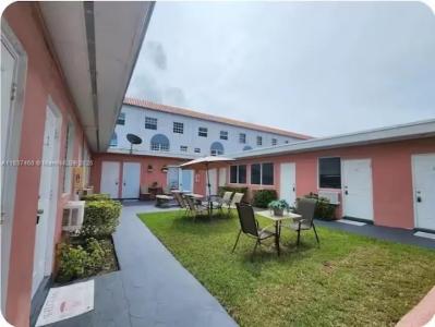 342 Van Buren St, Hollywood, Florida 33019, USA