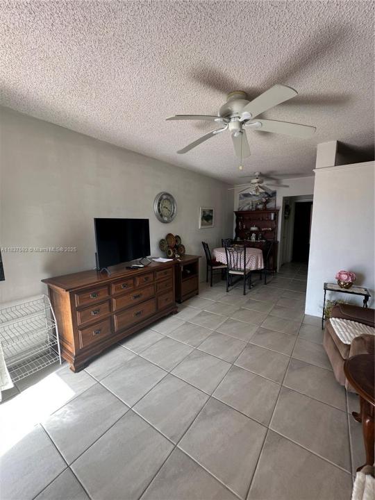 920 SW 11th Ave 12A, Hallandale Beach, Florida 33009, Amerika Birleşik Devletleri