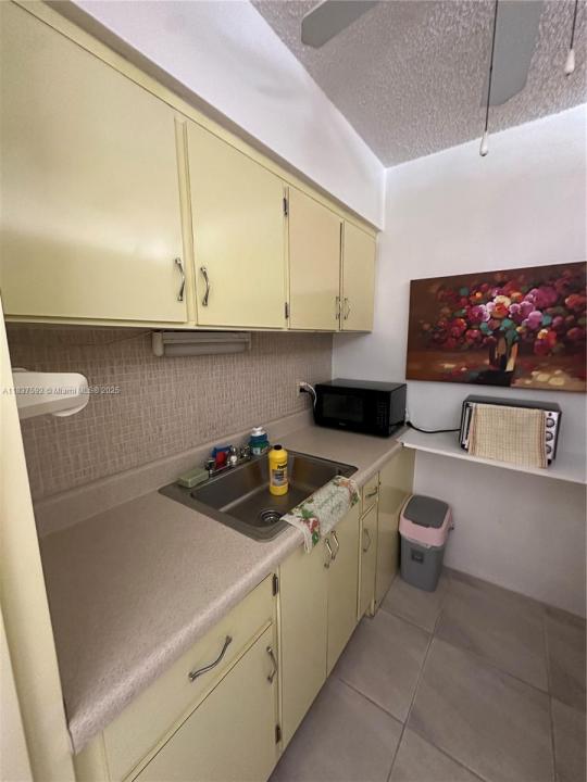 920 SW 11th Ave 12A, Hallandale Beach, Florida 33009, Amerika Birleşik Devletleri