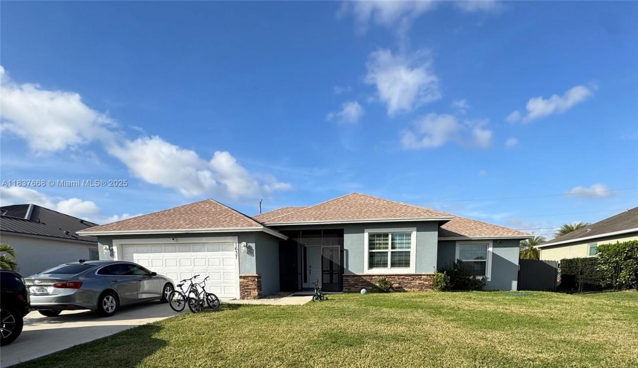 1637 SW Daysland Ave, Port St. Lucie, Florida 34953