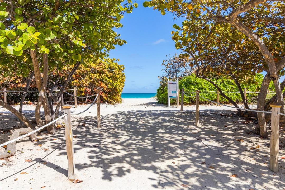 9225 Collins Ave 908, Surfside, Floride 33154, États-Unis