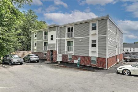 855 Providence Street #5, West Warwick, Rhode Island 02839, États-Unis