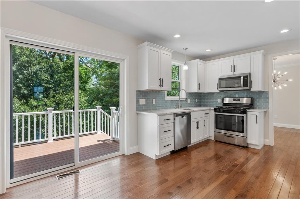 8 Sea Breeze Terrace, Warwick, Rhode Island 02886