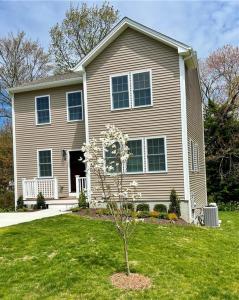 8 Sea Breeze Terrace, Warwick, Rhode Island 02886