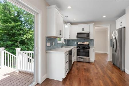 8 Sea Breeze Terrace, Warwick, Rhode Island 02886