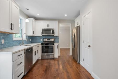 8 Sea Breeze Terrace, Warwick, Rhode Island 02886