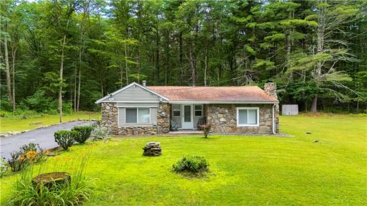 789 Colwell Road, Burrillville, Rhode Island 02830
