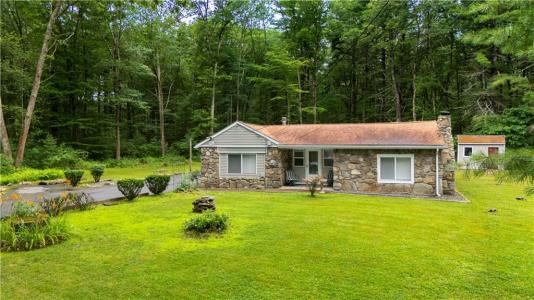789 Colwell Road, Burrillville, Rhode Island 02830