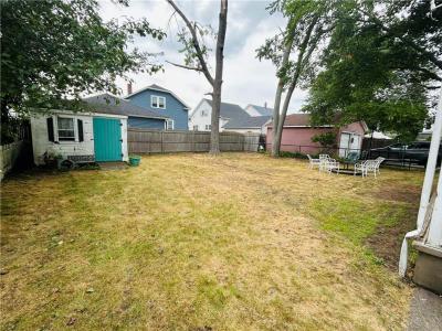 51 Benjamin Street, Pawtucket, רוד איילנד 02861, ארצות הברית של אמריקה