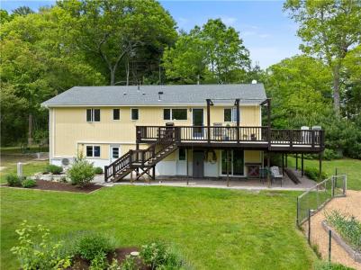106 Lauri Drive, Charlestown, RI 02813, USA