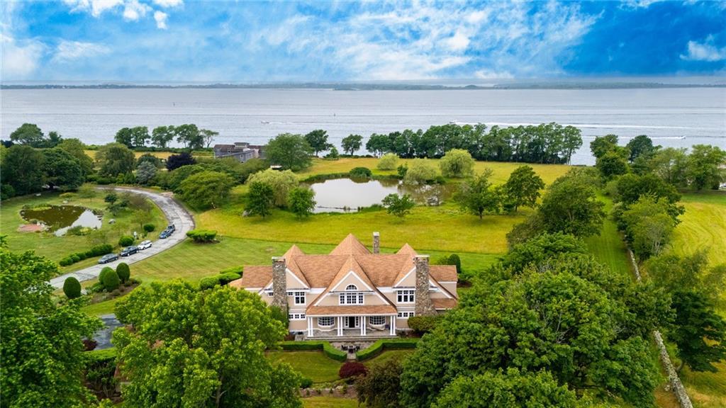 15 Courageous Circle, Bristol, Rhode Island 02809