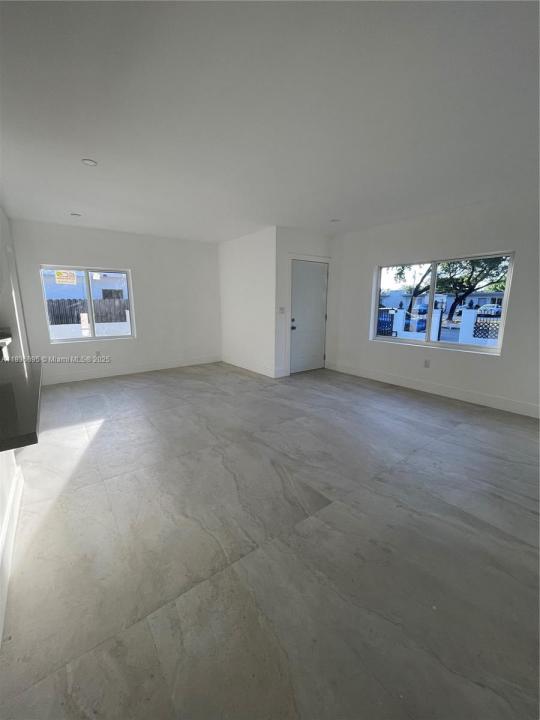 1310 Sharazad Blvd, Opa-Locka, Flórida 33054, Estados Unidos