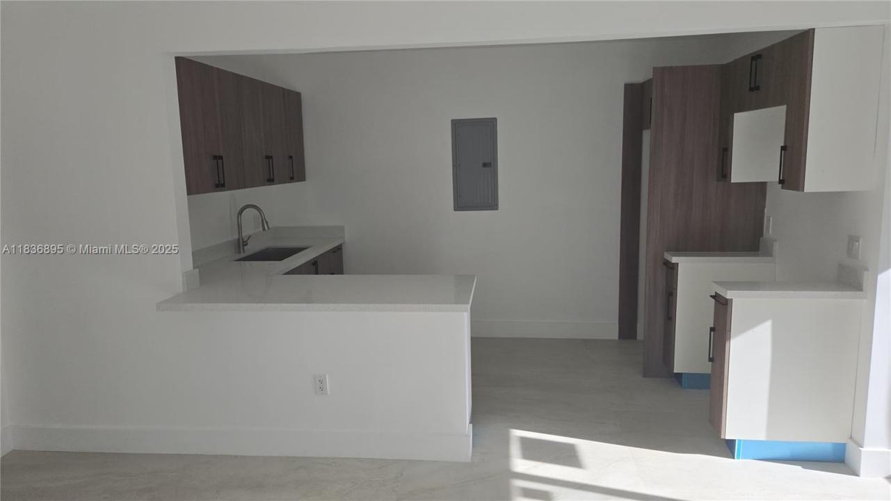 1310 Sharazad Blvd, Opa-Locka, Flórida 33054, Estados Unidos