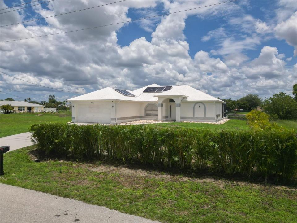 501 SE 7th Street, Cape Coral, Florida 33990, USA