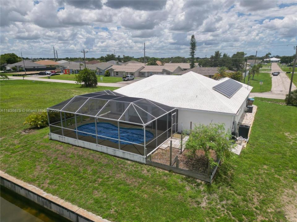 501 SE 7th Street, Cape Coral, Florida 33990, USA