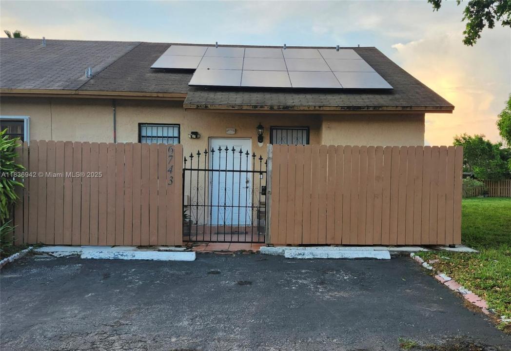 6743 NW 192nd Ln 6743, Hialeah, Flórida 33015, Estados Unidos