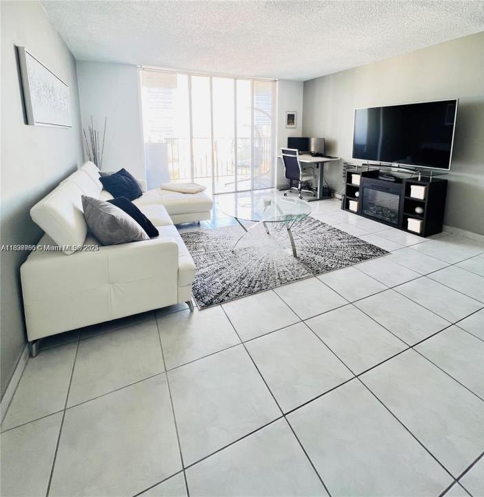 2780 NE 183rd St 2015, Aventura, 佛羅里達州 33160, 美國