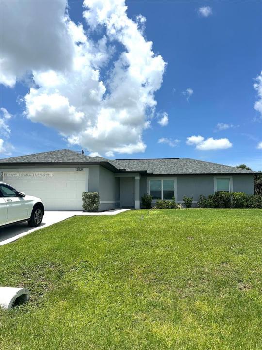 2524 NE 5 Ave, Cape Coral, 佛罗里达州 33909, 美国